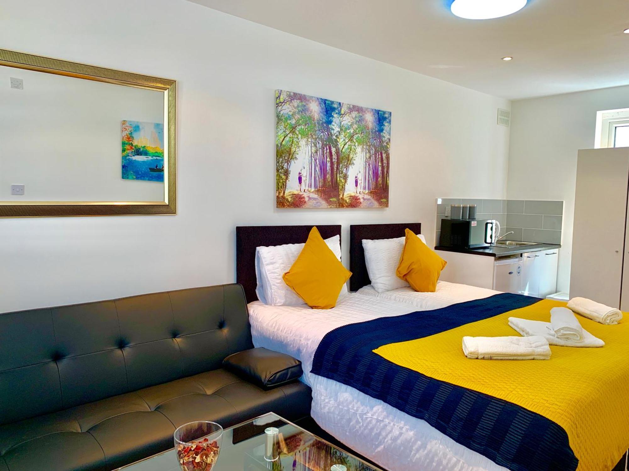 Apartment Apartments, Private Bathroom, Kitchenette, Parking, Np3 London
